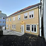 Exclusive Apartment, Location In