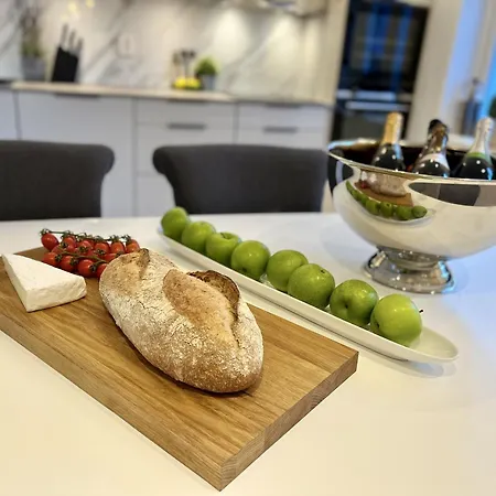 Exclusive Apartment, Location In Apartment